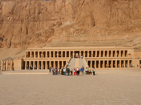 Eingang zu Tempel der Hatschepsut