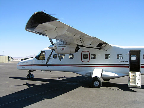 Fotos Flugzeug auf dem Landeplatz