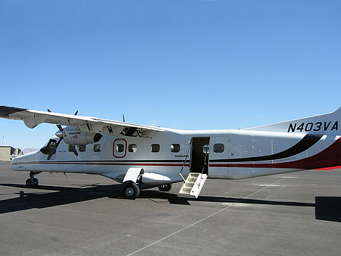 Fotos Flugzeug auf dem Landeplatz