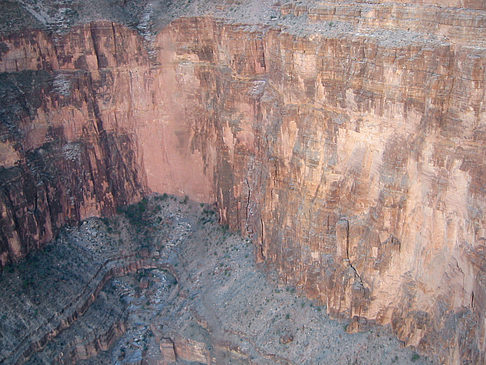 Per Hubschrauber im Grand Canyon